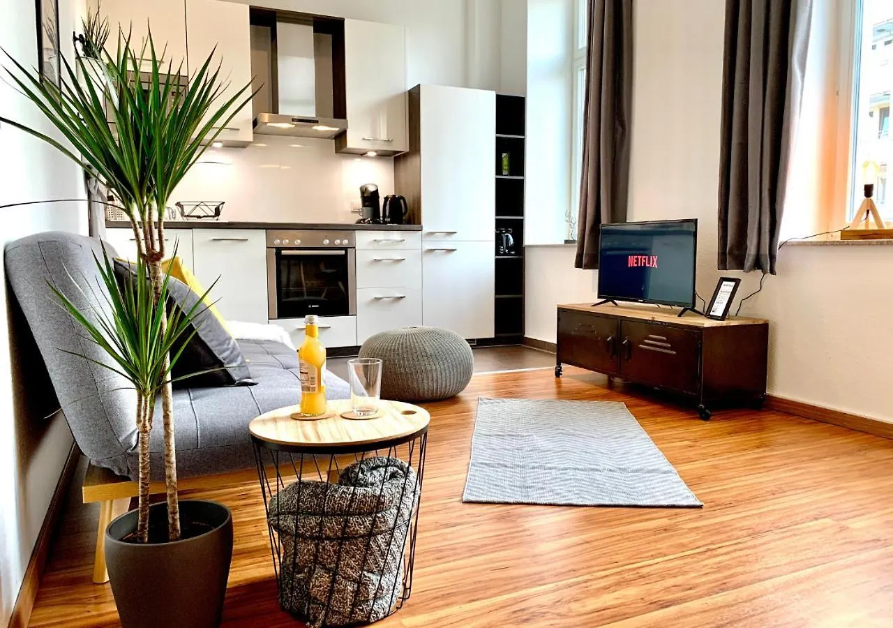 Apartment Only 750M Zwinger, Netflix, Fast Wlan, Self-Checkin, Super Nintendo Dresden