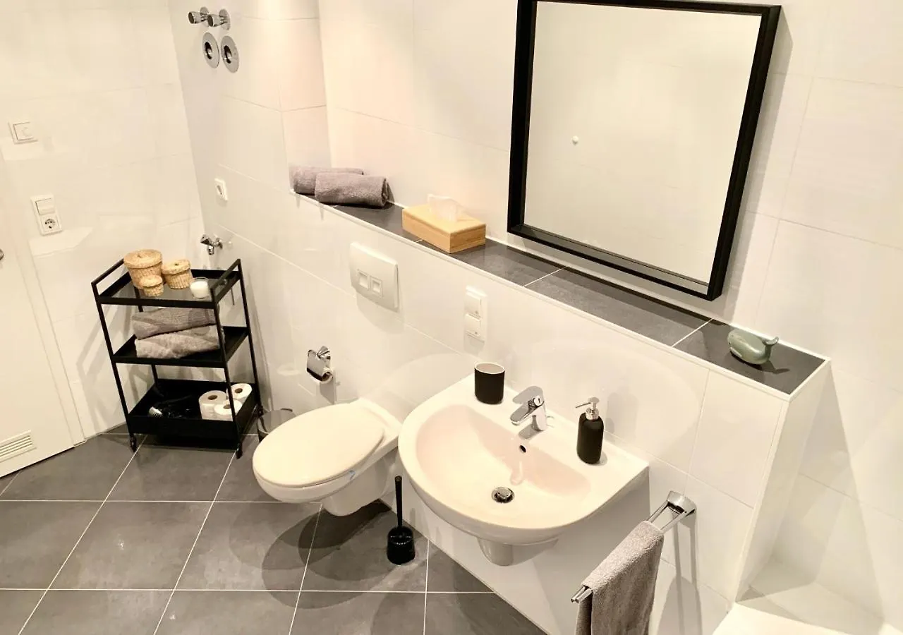 Apartment Only 750M Zwinger, Netflix, Fast Wlan, Self-Checkin, Super Nintendo Dresden