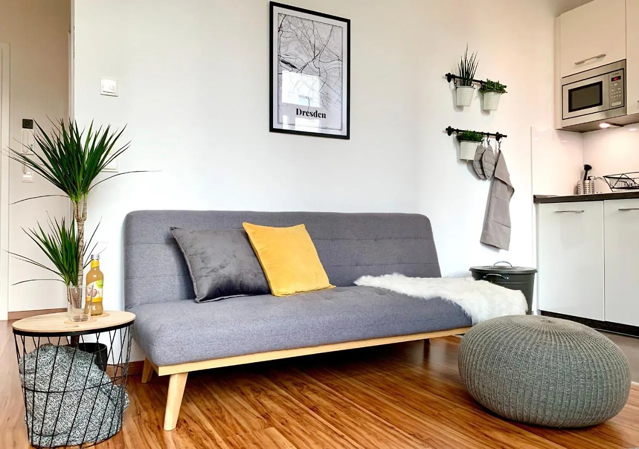 Apartment Only 750M Zwinger, Netflix, Fast Wlan, Self-Checkin, Super Nintendo Dresden