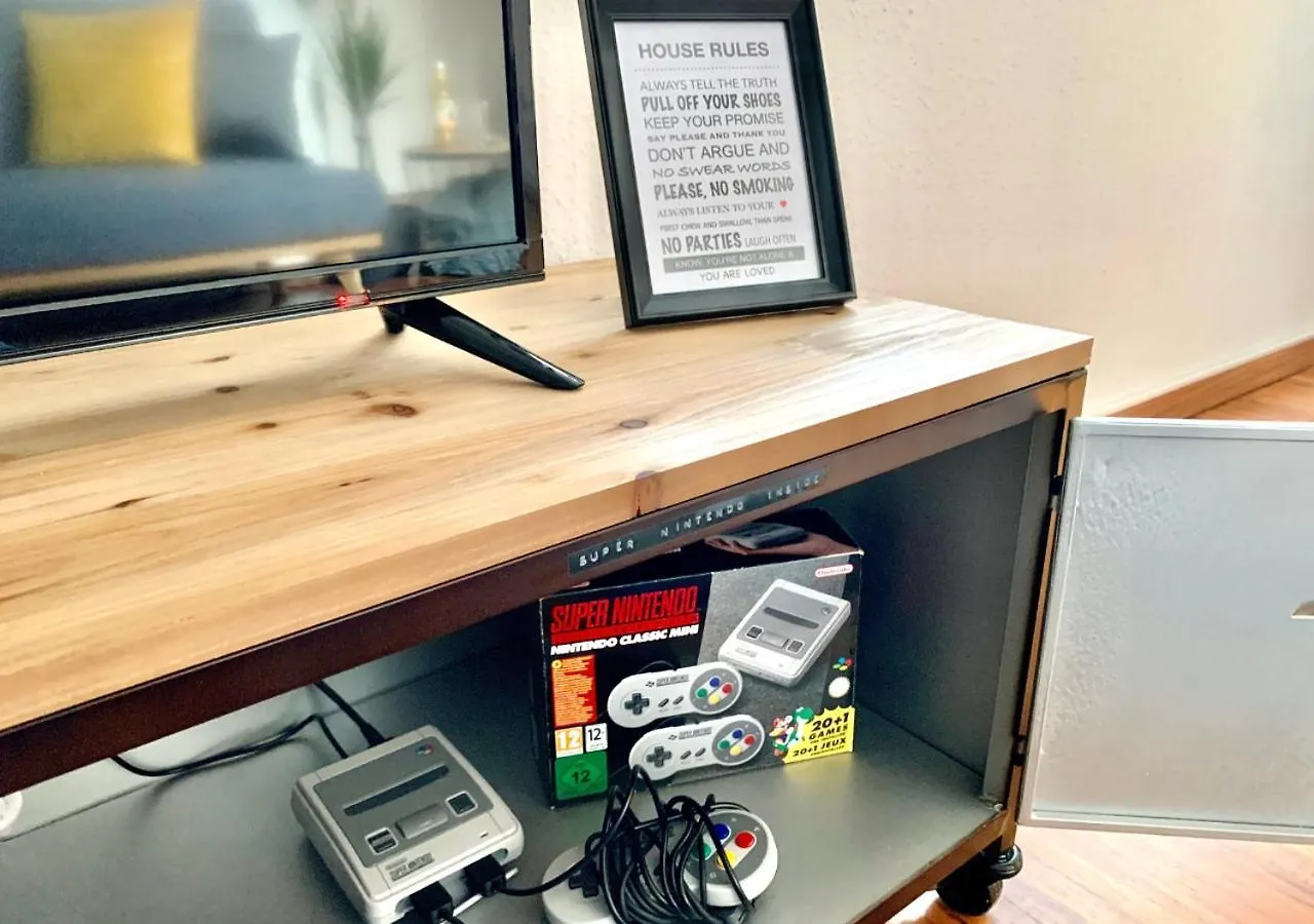 Apartment Only 750M Zwinger, Netflix, Fast Wlan, Self-Checkin, Super Nintendo Dresden