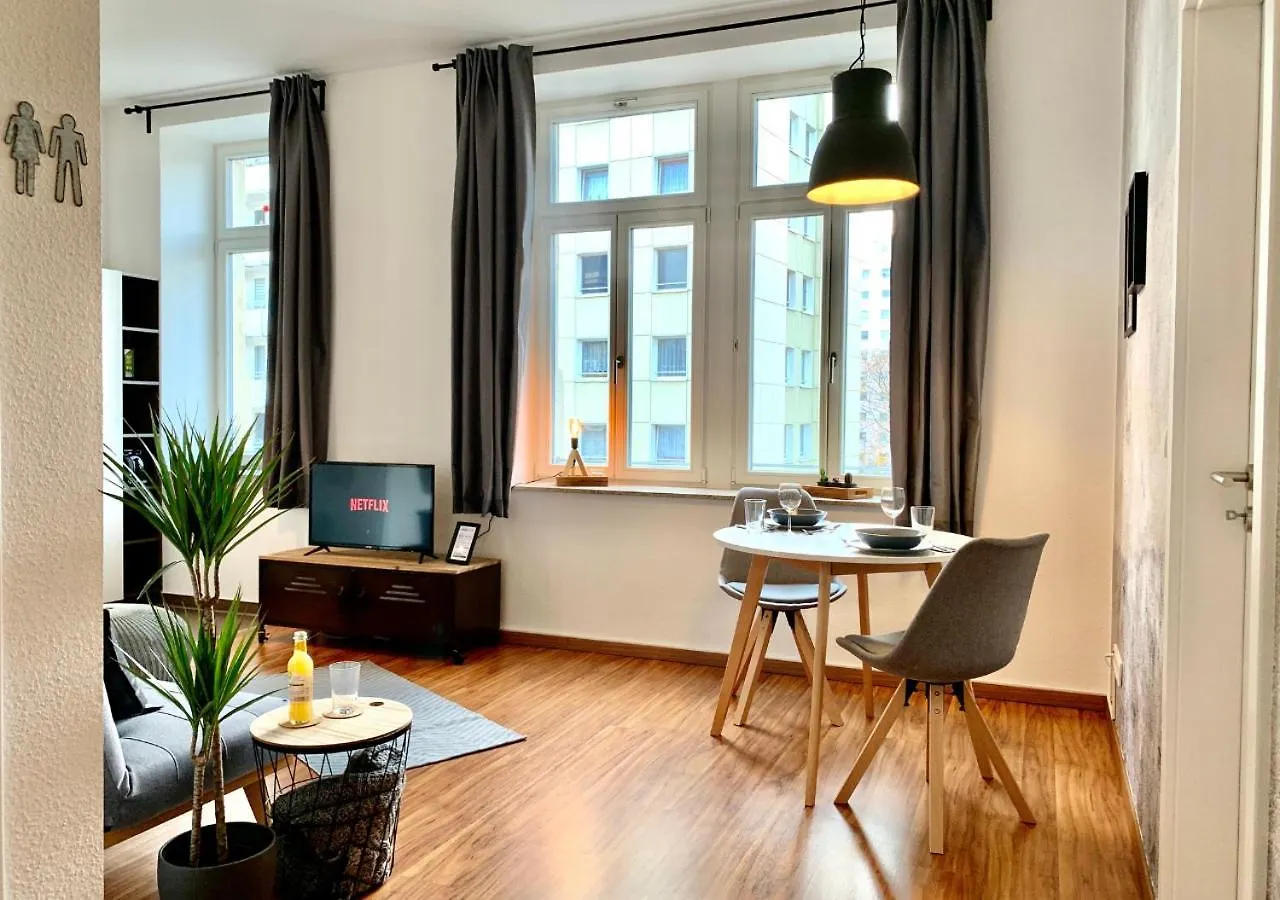 Apartment Only 750M Zwinger, Netflix, Fast Wlan, Self-Checkin, Super Nintendo Dresden