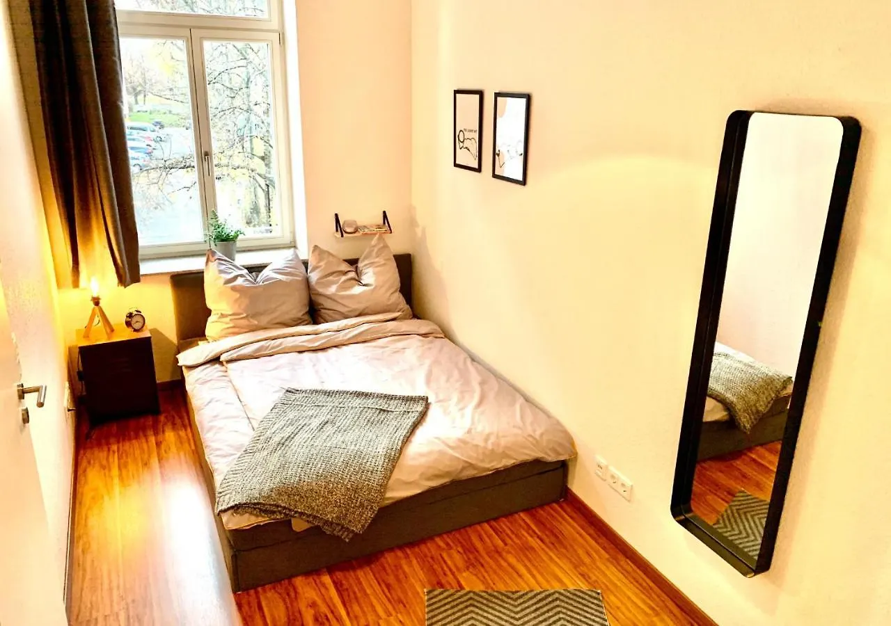 Apartment Only 750M Zwinger, Netflix, Fast Wlan, Self-Checkin, Super Nintendo Dresden 0*,