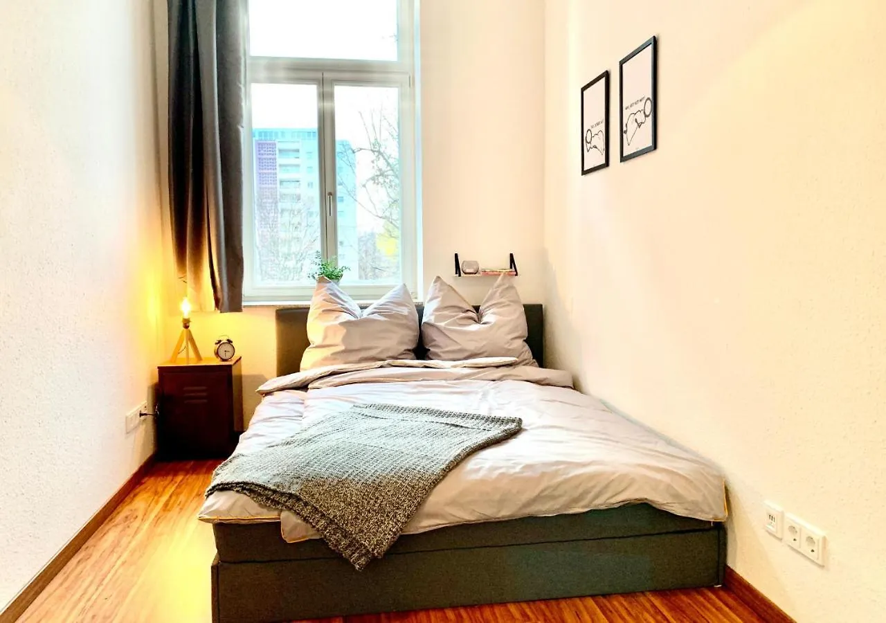 Apartment Only 750M Zwinger, Netflix, Fast Wlan, Self-Checkin, Super Nintendo Dresden